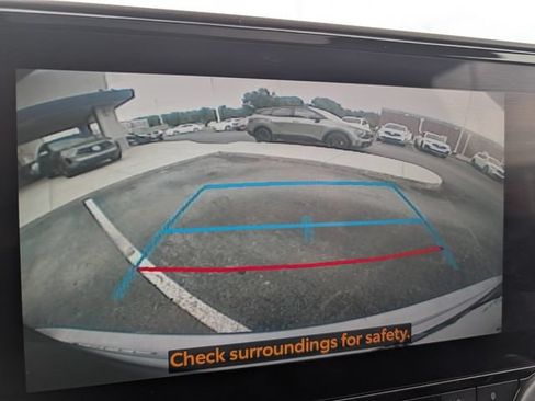 Used 2023 Toyota Highlander XLE FWD image 31