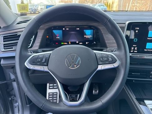 Certified 2025 Volkswagen Atlas SEL Premium R-Line image 12