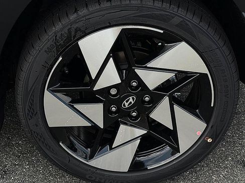 New 2027 Hyundai Kona Limited FWD image 6