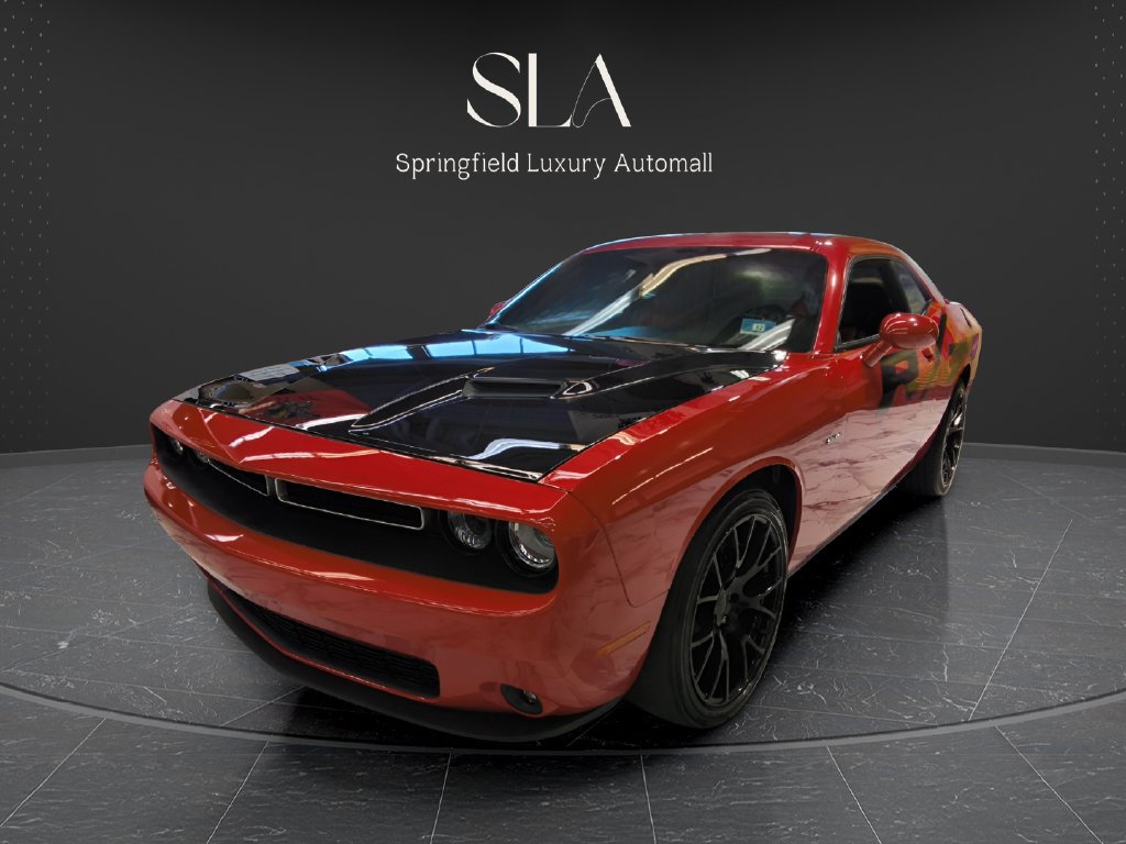 Used 2017 Dodge Challenger R/T RWD image 4