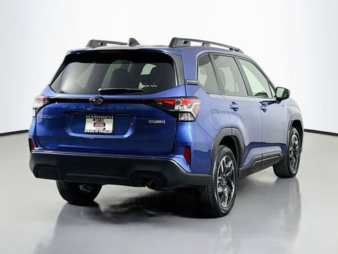 Used 2025 Subaru Forester Premium AWD/4WD image 9