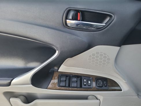 Used 2013 Lexus IS 250 image 10