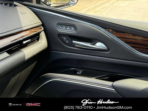 Used 2024 Cadillac Escalade Premium Luxury RWD image 36