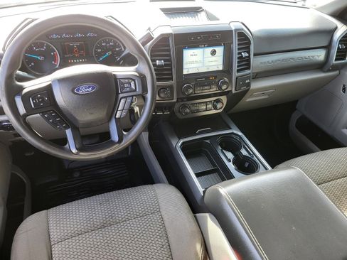 Used 2019 Ford F250 XLT w/ XLT Value Package image 2