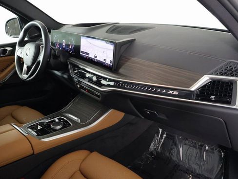 Used 2026 BMW X5 xDrive40i w/ Premium Package image 9