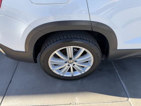 Used 2024 Volkswagen Taos SE w/ Panoramic Sunroof Package image 15