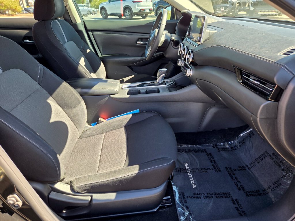 Certified 2020 Nissan Sentra SV FWD image 22