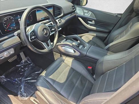 Used 2021 Mercedes-Benz GLS 580 4MATIC image 17