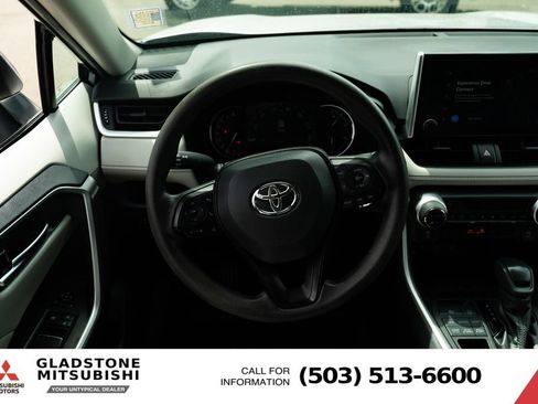 Used 2023 Toyota RAV4 XLE AWD/4WD image 12
