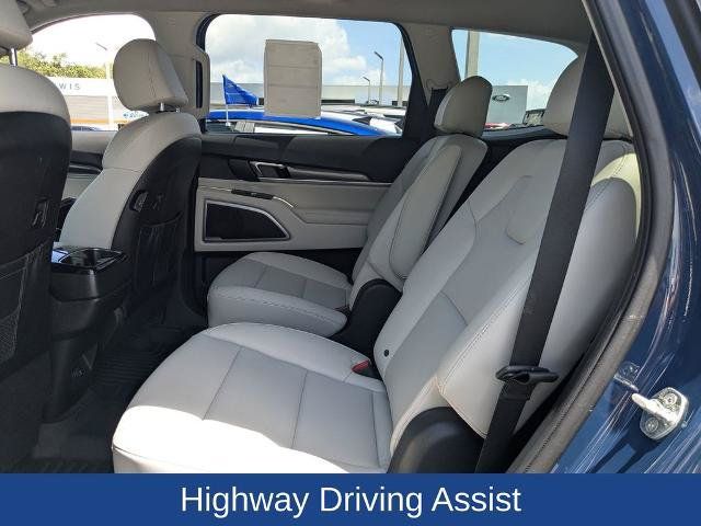 Used 2024 Kia Telluride S FWD image 15