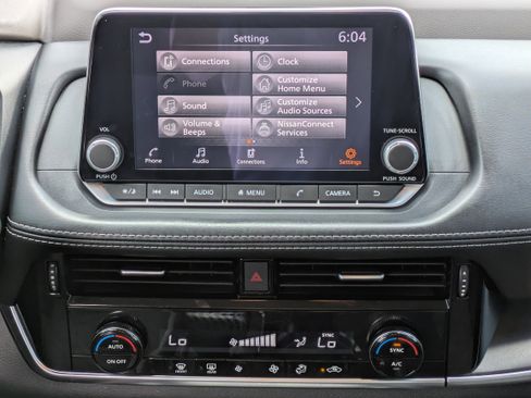 Used 2023 Nissan Rogue SV FWD image 17