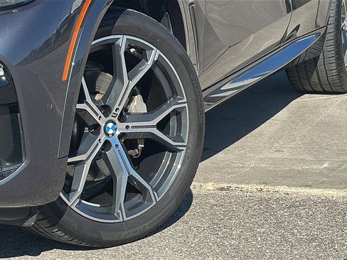 Used 2021 BMW X5 sDrive40i w/ M Sport Package image 3