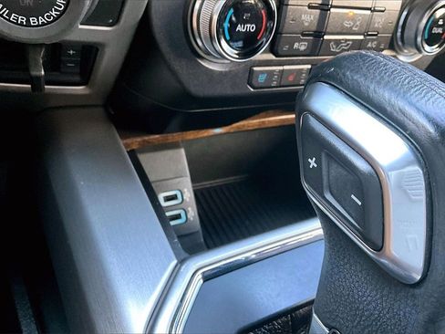 Used 2017 Ford F150 Platinum w/ Equipment Group 701A Luxury image 17