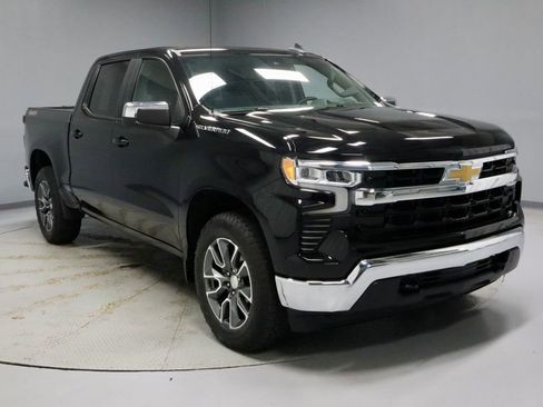Used 2023 Chevrolet Silverado 1500 LT AWD/4WD image 1