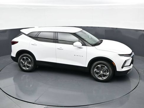 Used 2025 Chevrolet Blazer LT FWD image 32