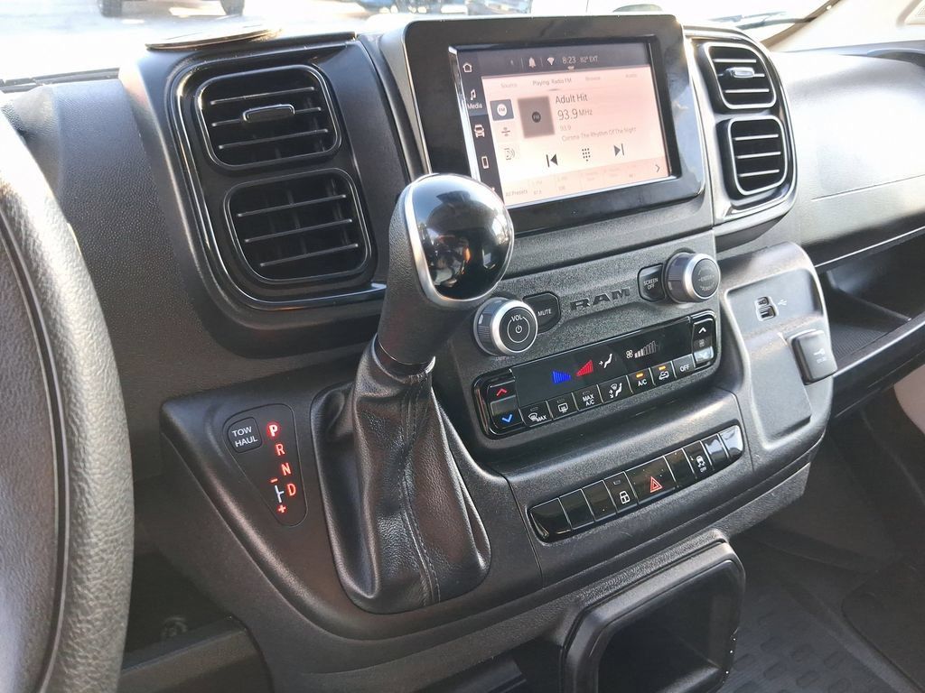 Used 2025 RAM ProMaster 2500 w/ Convenience Group FWD image 20