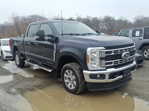 Used 2024 Ford F250 XLT image 1