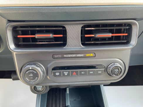 Certified 2025 Ford Maverick Lariat AWD/4WD image 22