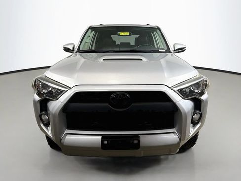 Used 2018 Toyota 4Runner TRD Off-Road Premium w/ Convenience Package AWD/4WD image 2