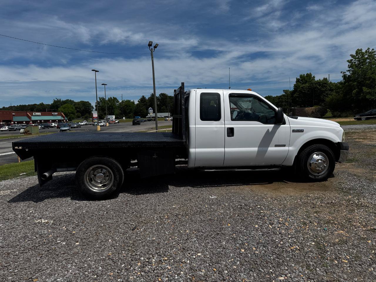 Used 2006 Ford F350 XL RWD image 2