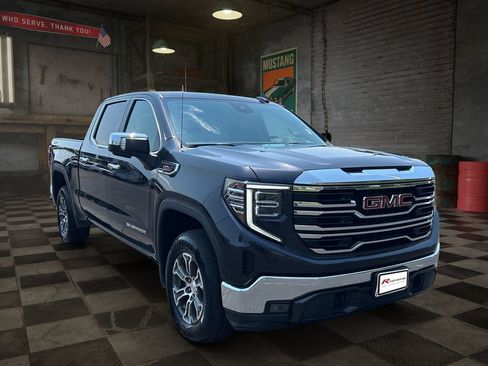 Certified 2025 GMC Sierra 1500 SLT AWD/4WD image 3