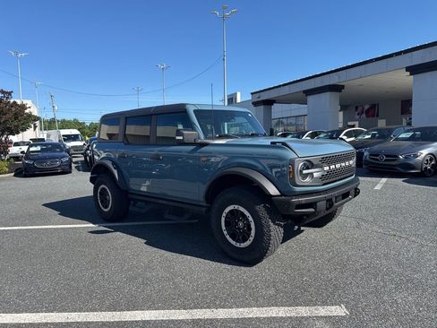Used 2022 Ford Bronco Badlands w/ Sasquatch Package AWD/4WD image 3
