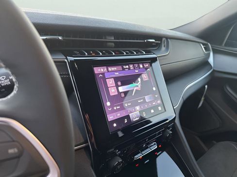 New 2025 Jeep Grand Cherokee L Altitude image 35