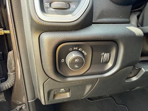 Used 2023 RAM 1500 Big Horn AWD/4WD image 12