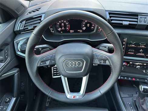 Certified 2025 Audi Q3 2.0T Premium Plus w/ Premium Plus Package image 18