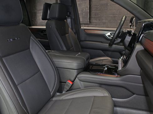 Used 2025 GMC Yukon Denali w/ Denali Reserve Package AWD/4WD image 62