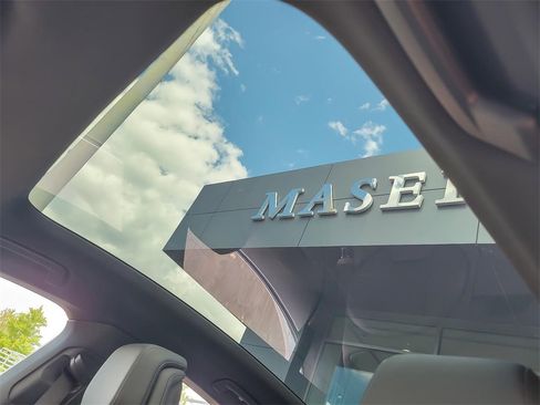 Used 2023 Audi e-tron GT Premium Plus image 9