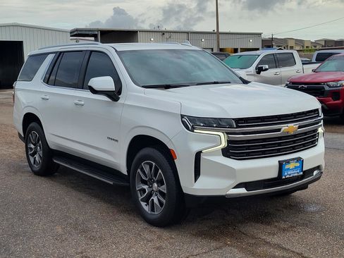 Used 2021 Chevrolet Tahoe LT w/ Rear Media and Nav Package image 7