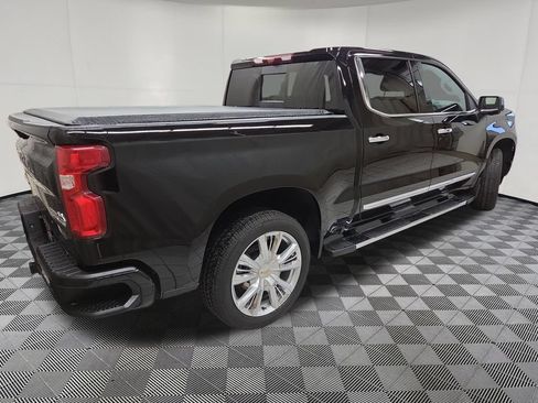 Used 2025 Chevrolet Silverado 1500 High Country w/ Technology Package AWD/4WD image 4