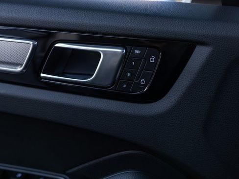 Certified 2023 Porsche Cayenne Platinum Edition w/ Premium Package Plus image 43