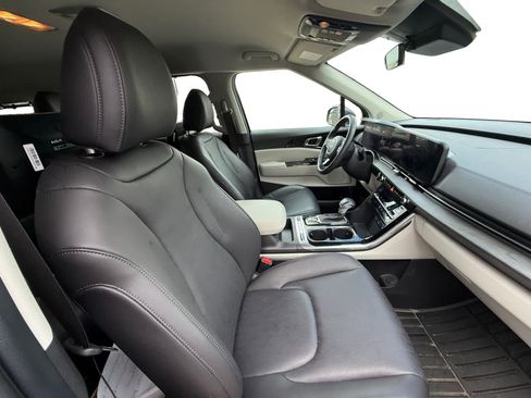 Used 2024 Kia Carnival SX image 15