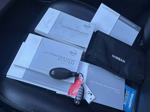 Used 2015 Nissan Pathfinder Platinum image 27