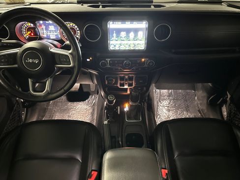 Used 2020 Jeep Gladiator Overland image 13
