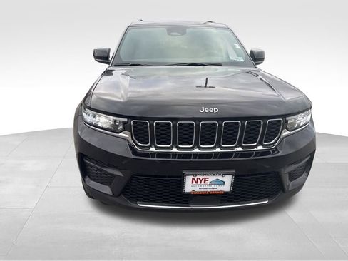 Used 2025 Jeep Grand Cherokee Laredo X image 9