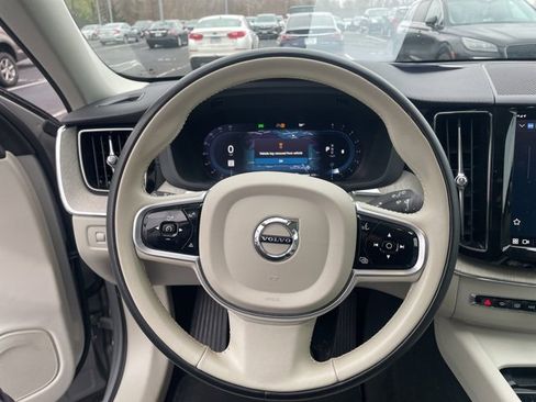 Used 2022 Volvo XC60 B6 Inscription w/ Advanced Package image 10