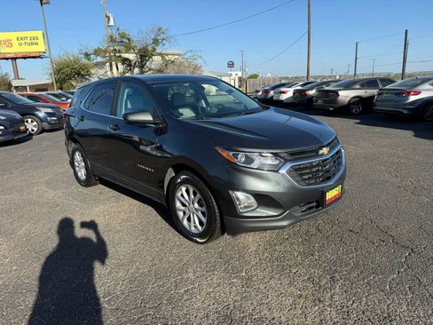 Used 2021 Chevrolet Equinox LT image 3