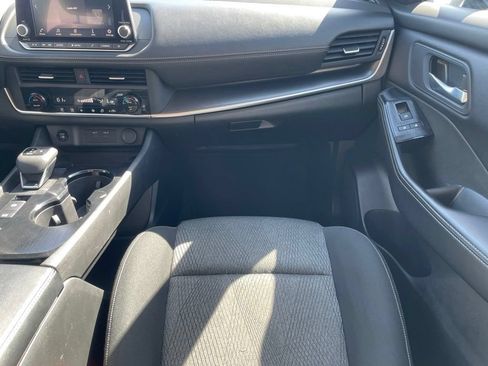 Used 2024 Nissan Rogue SV FWD image 24