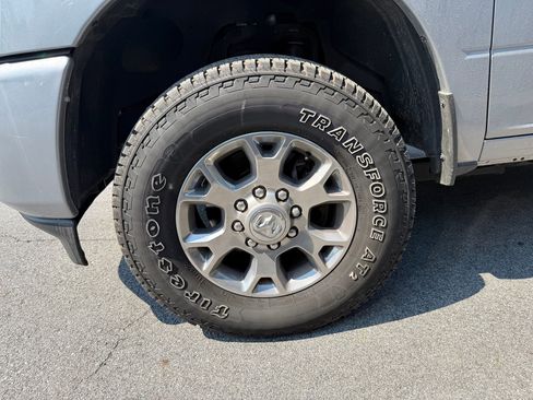Used 2024 RAM 2500 Laramie AWD/4WD image 10