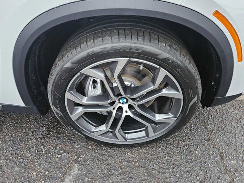 New 2026 BMW X5 xDrive50e w/ Premium Package image 9
