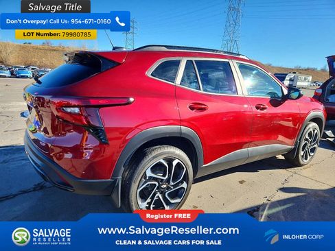 Used 2024 Chevrolet Trax RS w/ Sunroof Package FWD image 4