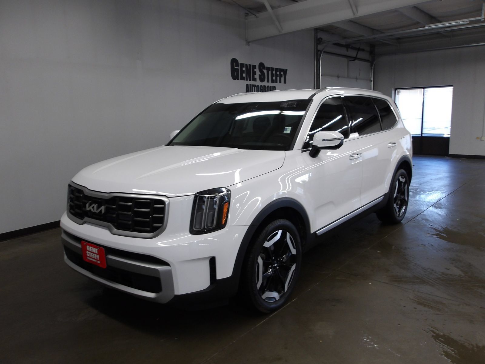 Used 2024 Kia Telluride S AWD/4WD image 9