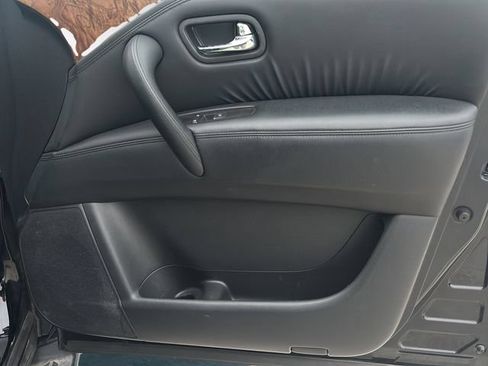 Used 2024 Nissan Armada SL w/ Captain's Chairs Package AWD/4WD image 10