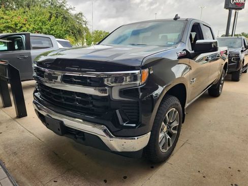Used 2026 Chevrolet Silverado 1500 LT w/ Z71 Off-Road Package AWD/4WD image 3