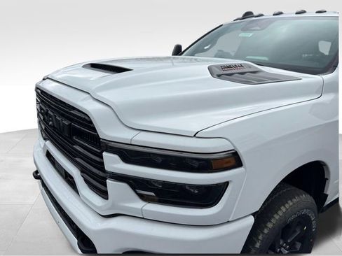 New 2026 RAM 2500 Laramie AWD/4WD image 41