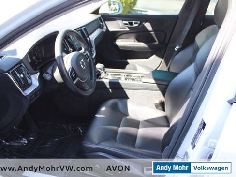 Used 2020 Volvo S60 T6 Momentum w/ Protection Package Premier image 18