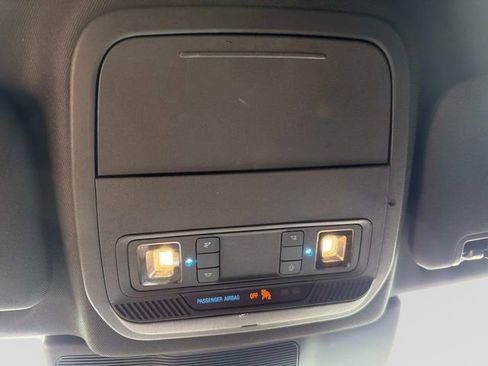 Used 2020 Ford Explorer XLT w/ Equipment Group 202A AWD/4WD image 31